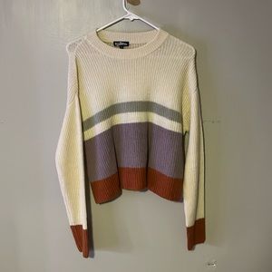 M selling a sweater that’s very soft and comfortable